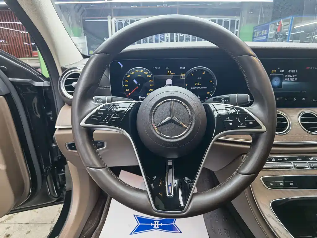 Mercedes-Benz E-Class 2023 — фото 10