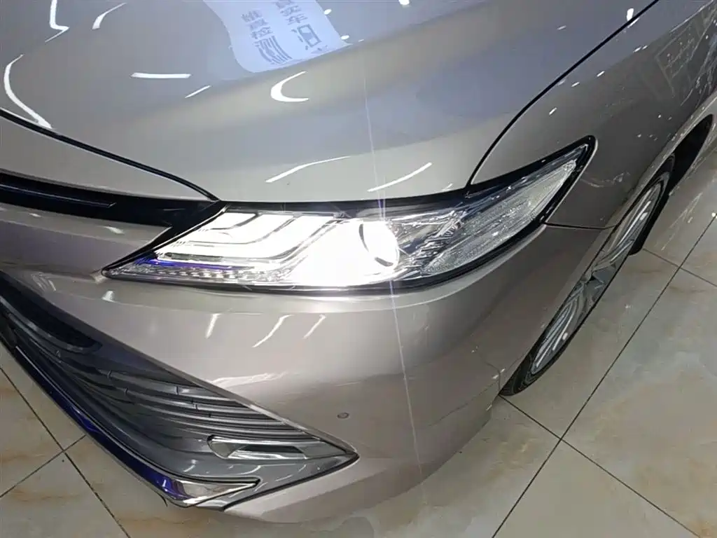 Toyota Camry 2018 — фото 24