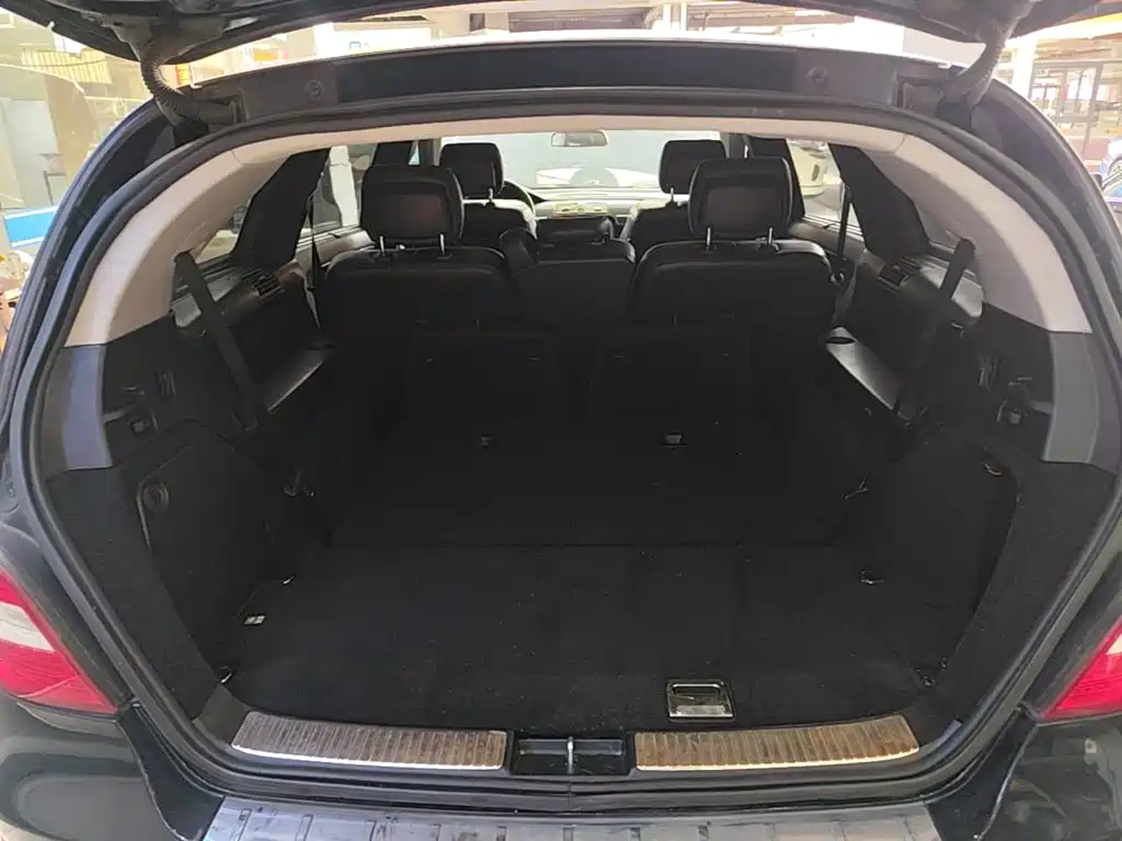 Mercedes-Benz R-Class 2017 — фото 19