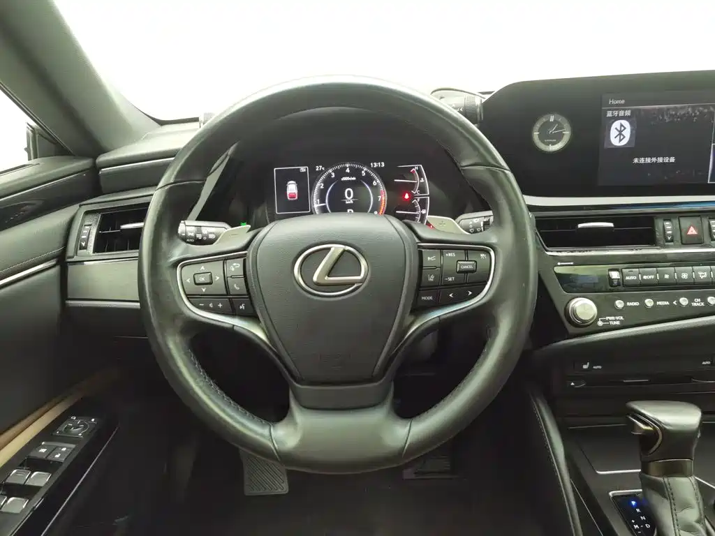 Lexus ES 2021 — фото 11