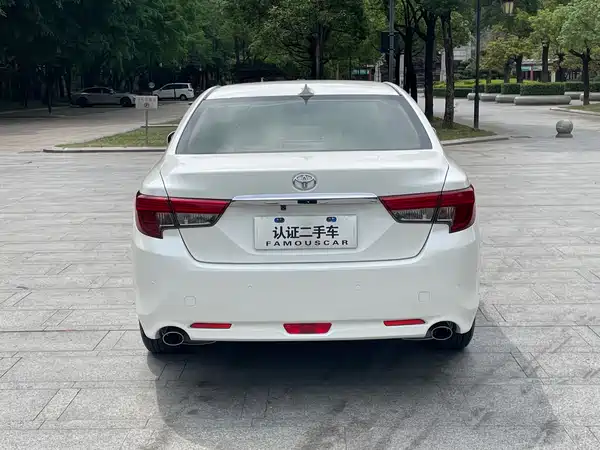 Toyota Reiz 2015