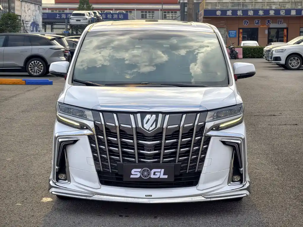 Toyota Alphard 2018 — фото 2