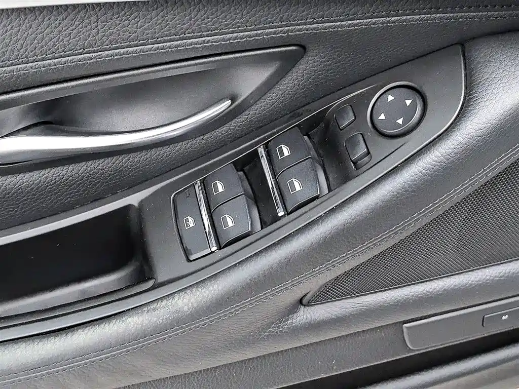 BMW 5 Series 2013 — фото 9