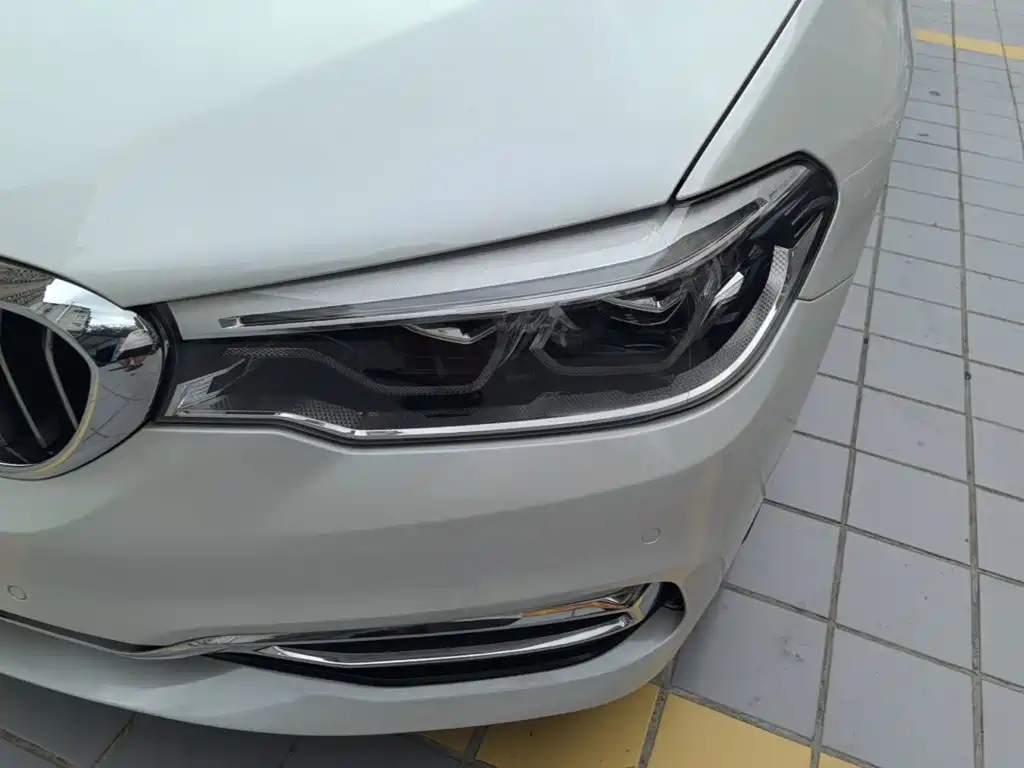 BMW 5 Series New Energy 2020 — фото 24