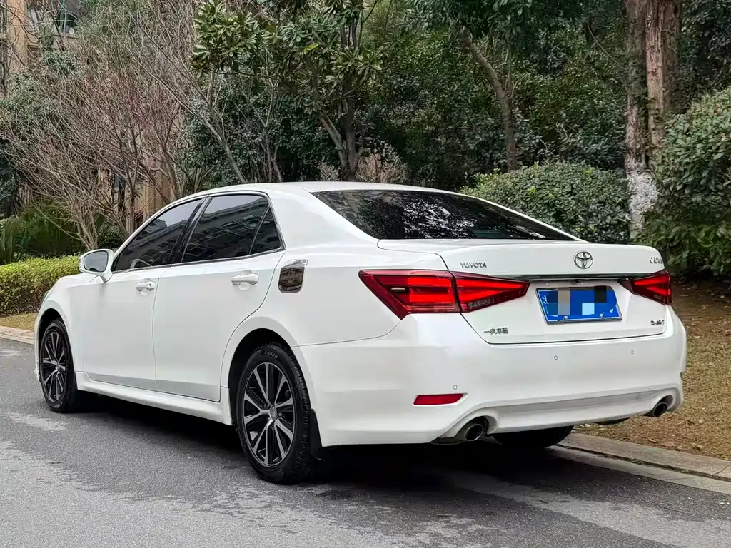 Toyota Crown 2018 — фото 4