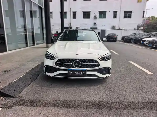Mercedes-Benz C-Class 2024