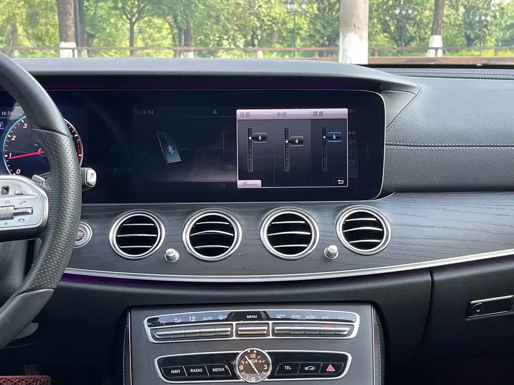 Mercedes-Benz E-Class 2020 — фото 24