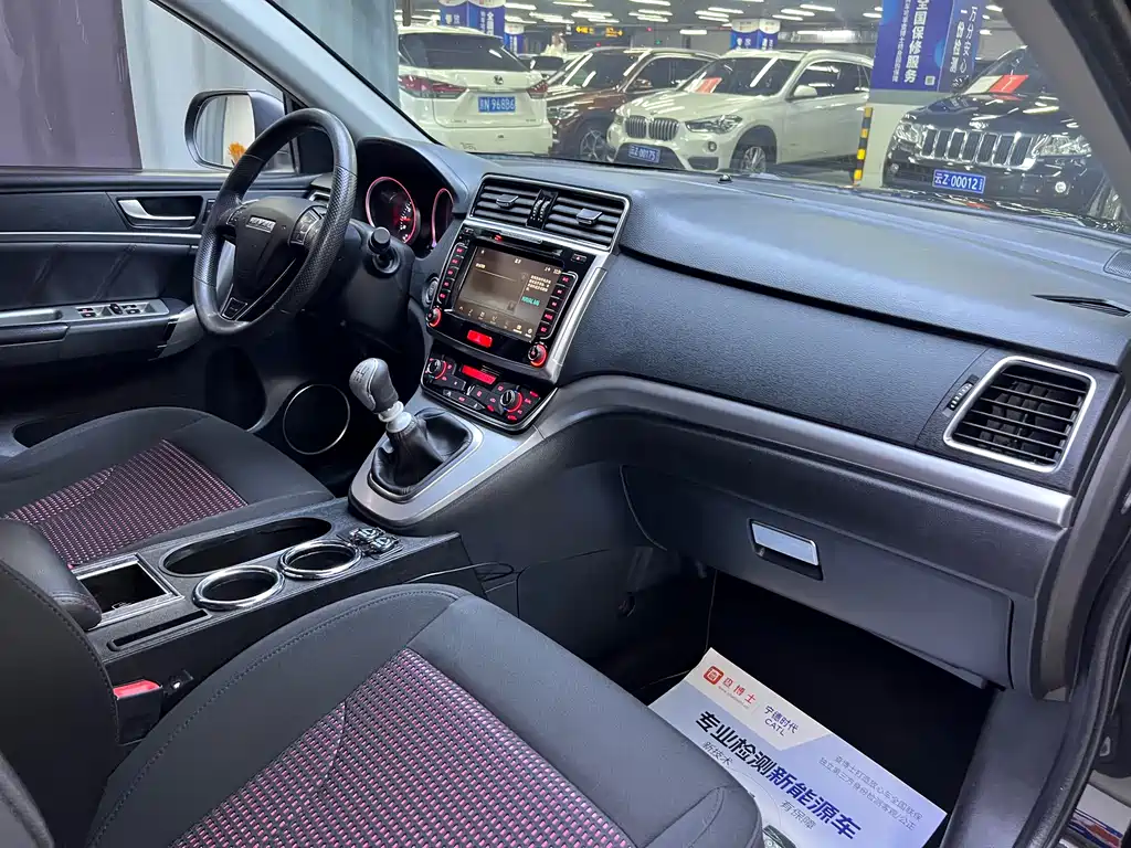 Haval M6 2019 — фото 11