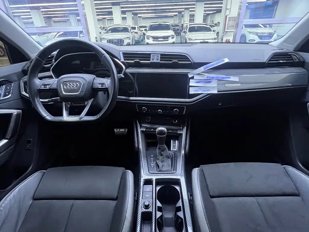 Audi Q3 2022 — фото 13