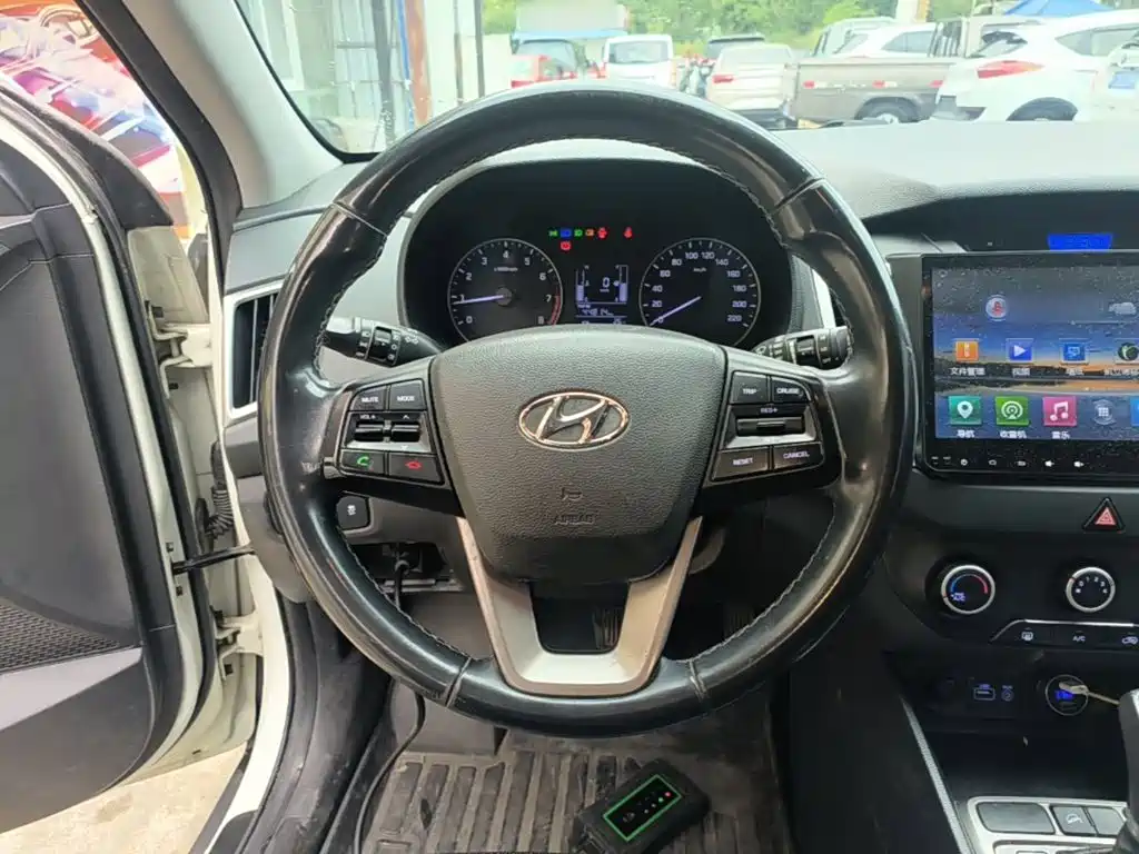 Hyundai ix25 2016 — фото 11