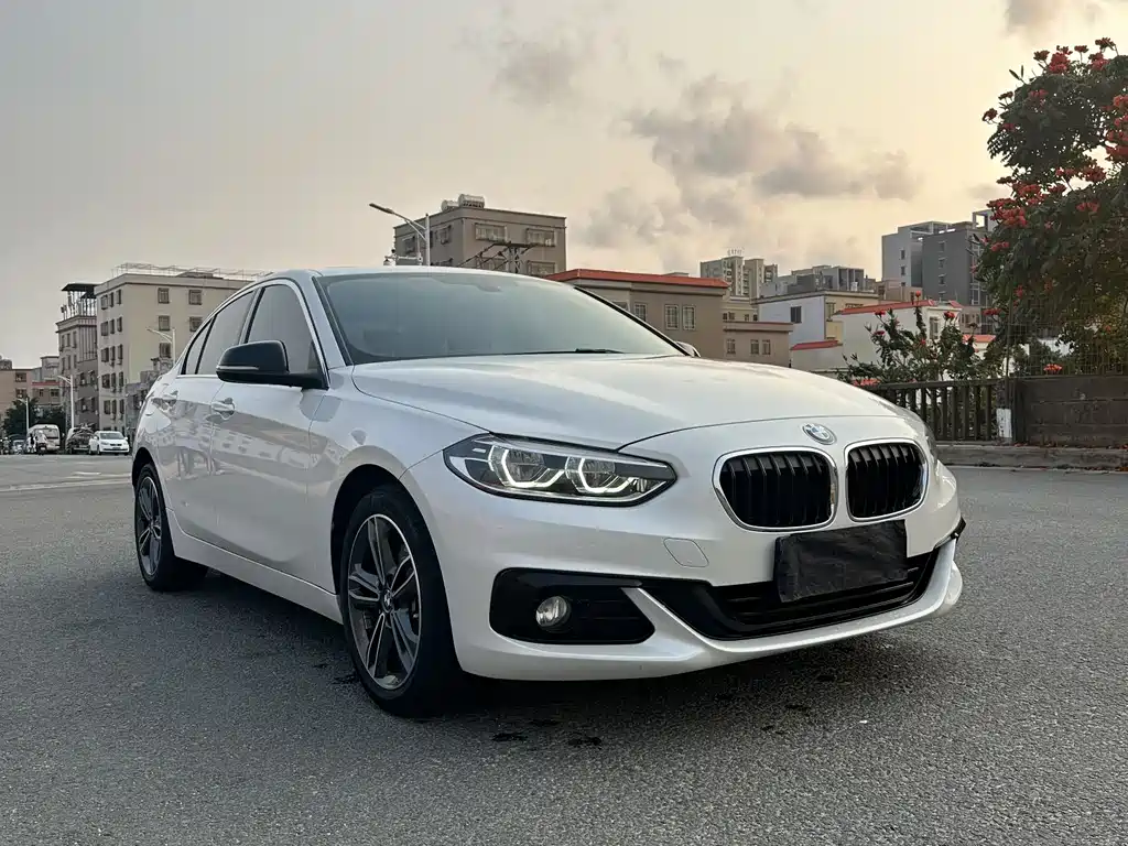 BMW 1 Series 2019 — фото 3