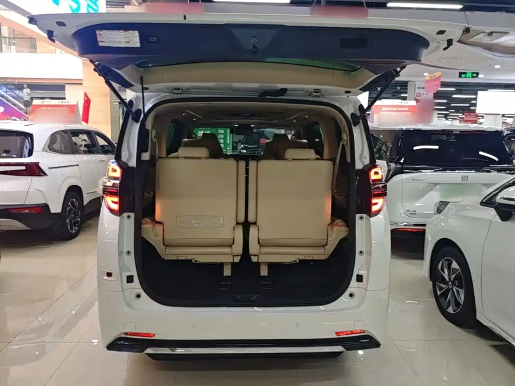 Toyota Vellfire 2021 — фото 19