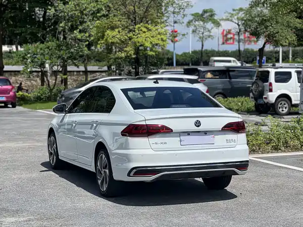Volkswagen Bora 2023