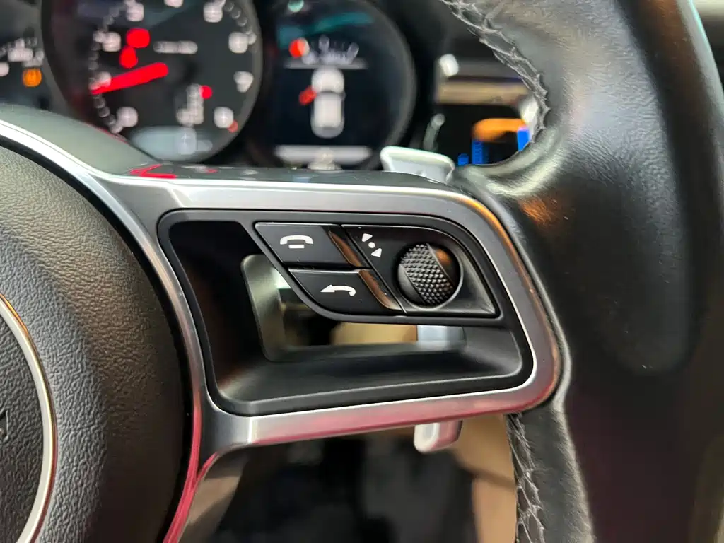 Porsche Macan 2020 — фото 10
