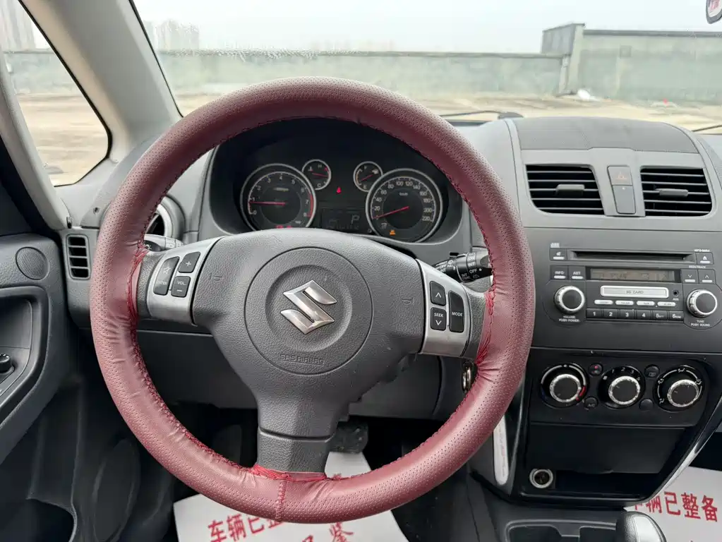 Suzuki SX4 2014 — фото 13