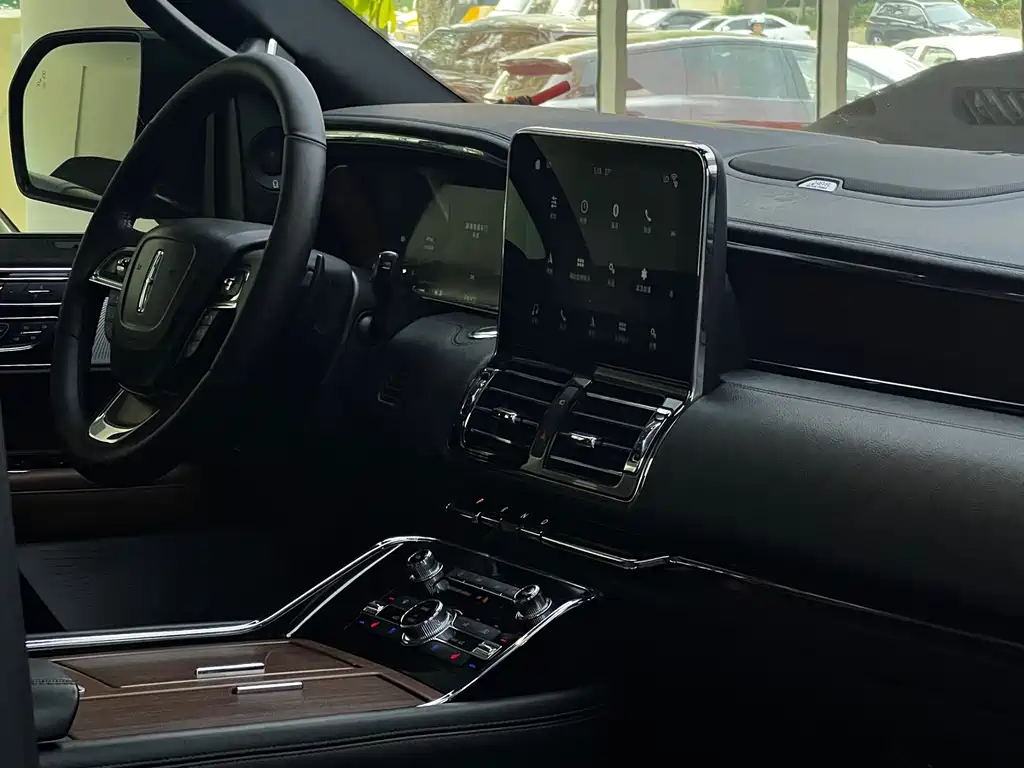 Lincoln Navigator 2019 — фото 9