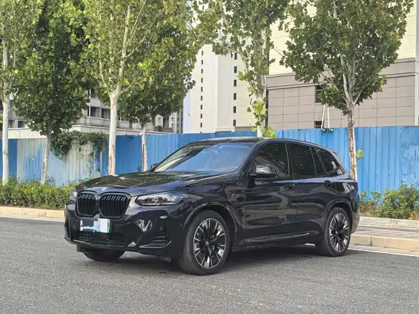 BMW iX3 2024