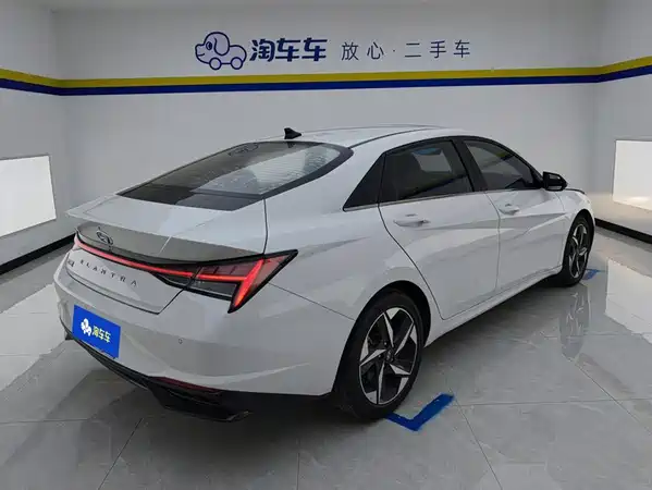 Hyundai Elantra 2021