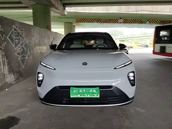 NIO ES8 2024