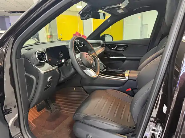 Mercedes-Benz GLC 2023