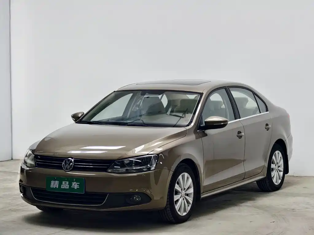 Volkswagen Sagitar 2015