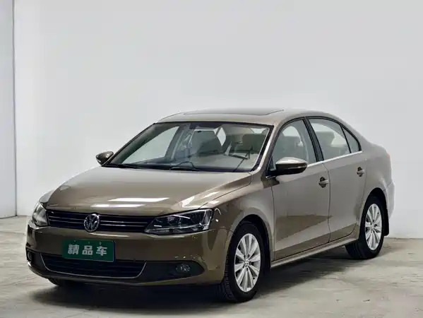 Volkswagen Sagitar 2015