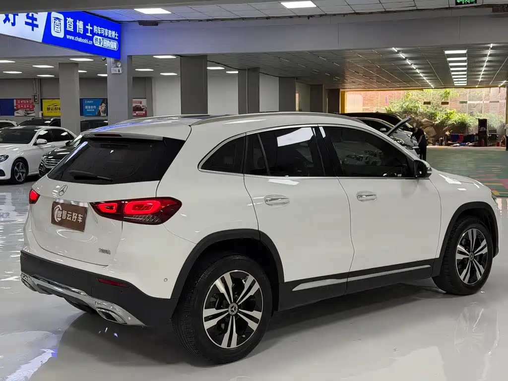 Mercedes-Benz GLA 2023 — фото 9