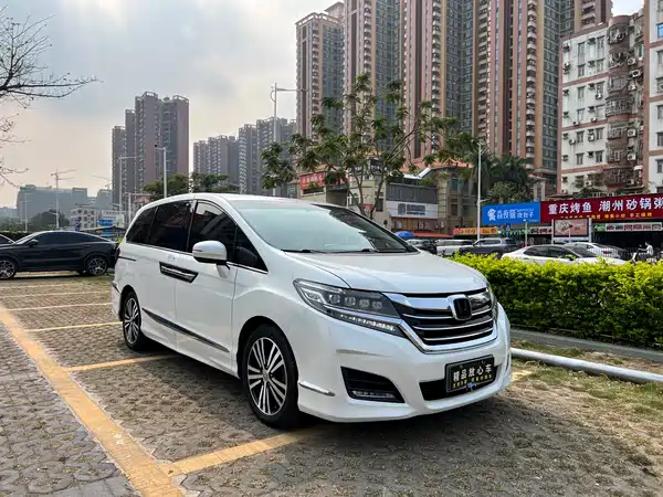 Honda Elysion 2016