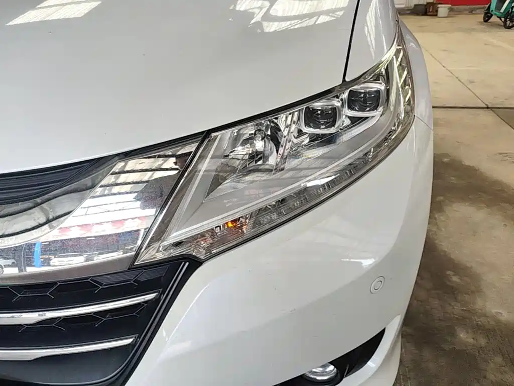 Honda Odyssey 2016 — фото 24