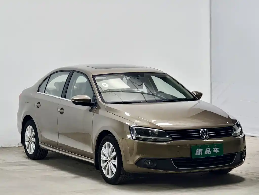 Volkswagen Sagitar 2015