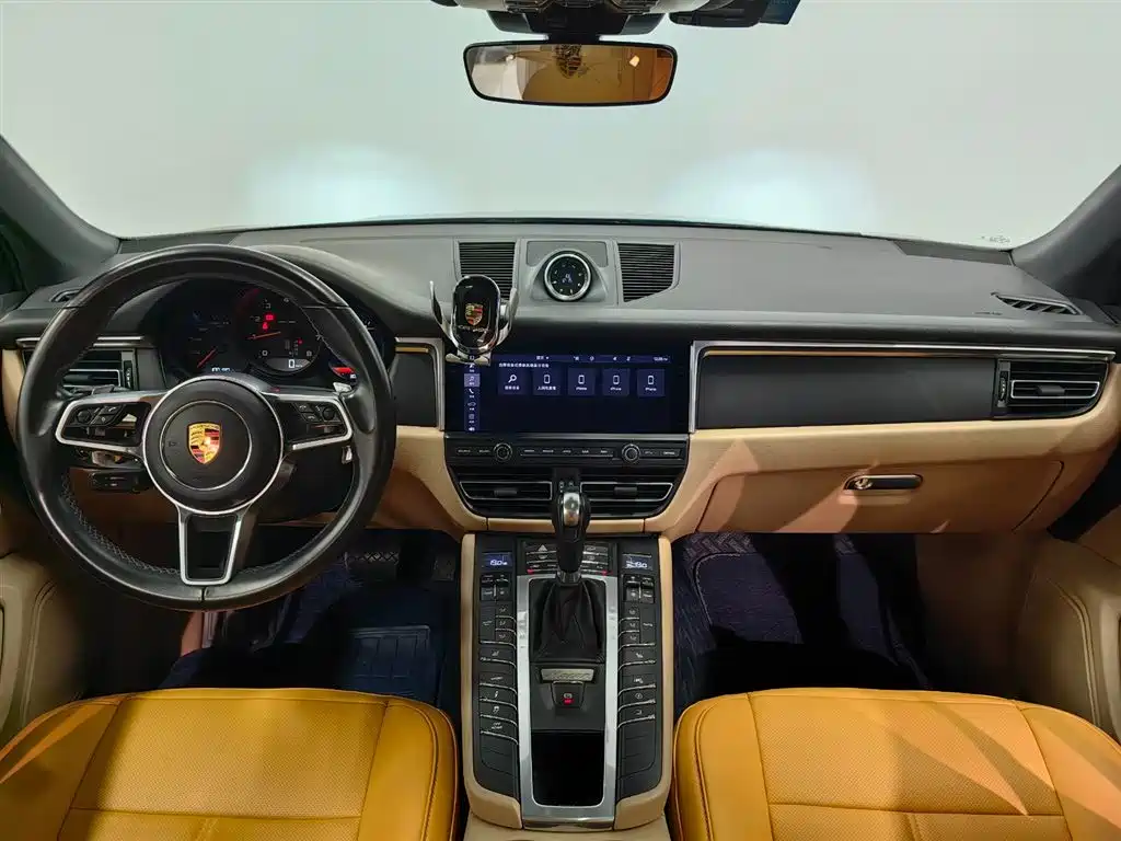 Porsche Macan 2020 — фото 12