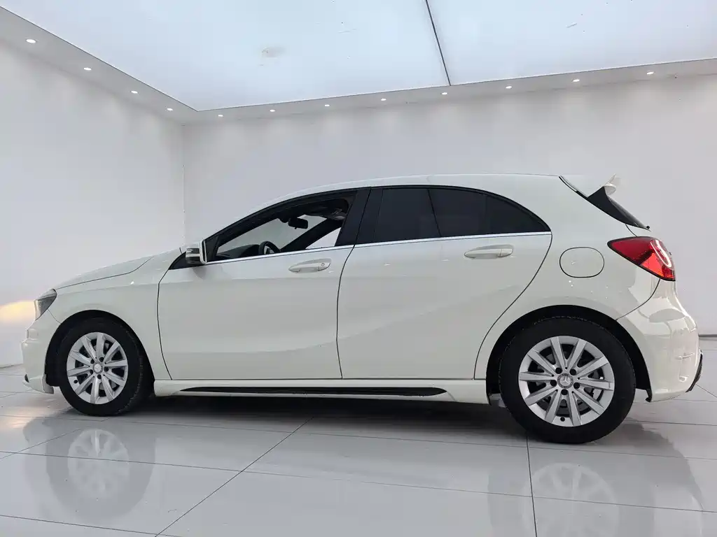 Mercedes-Benz A-Class 2015 — фото 22
