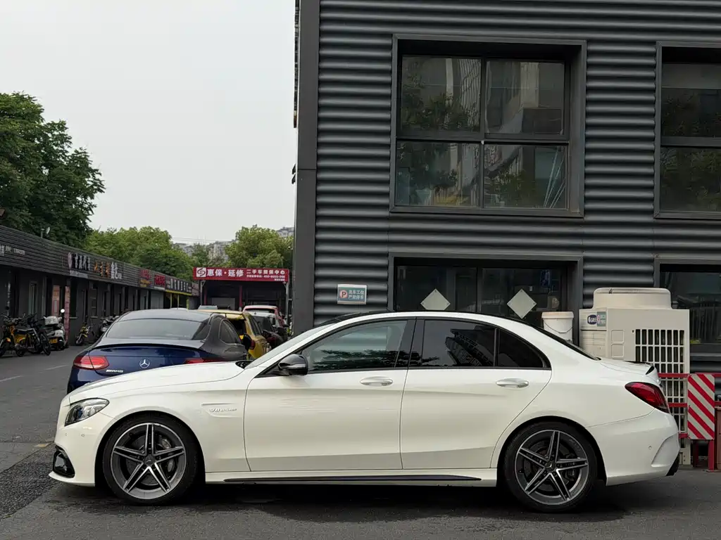 Mercedes-Benz C-Class AMG 2020 — фото 3