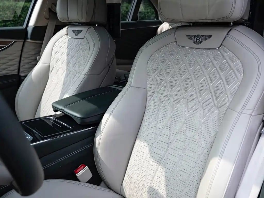 Bentley Flying Spur PHEV 2023 — фото 11
