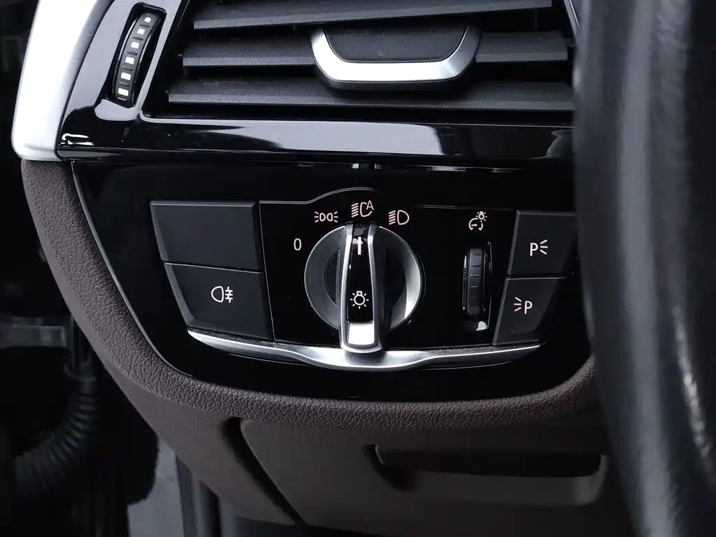 BMW 5 Series 2024 — фото 12