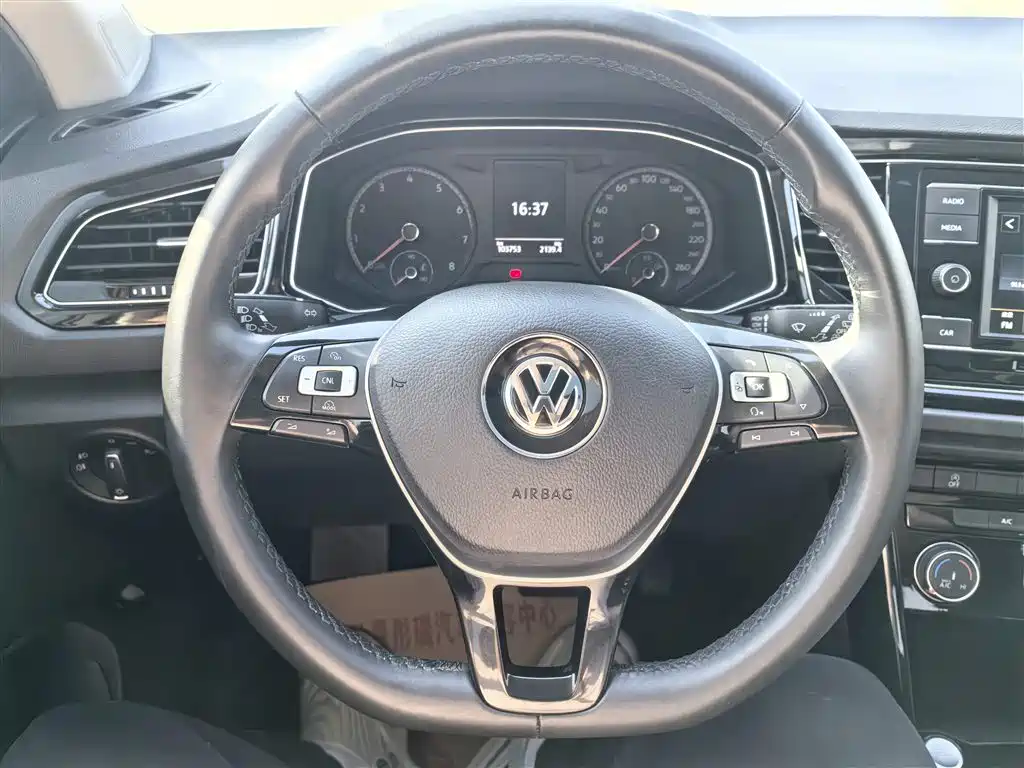 Volkswagen T-Roc 2019 — фото 19