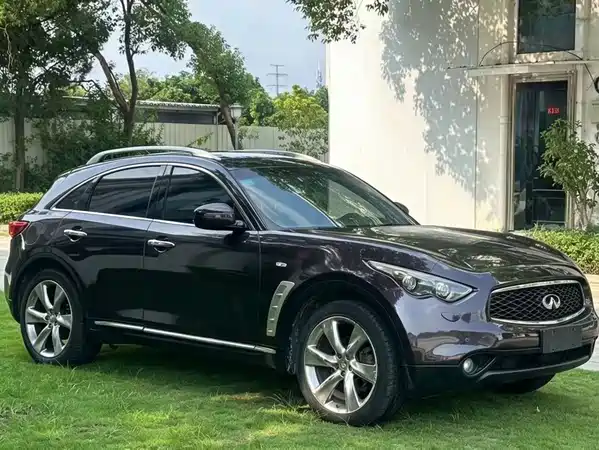 Infiniti FX 2011