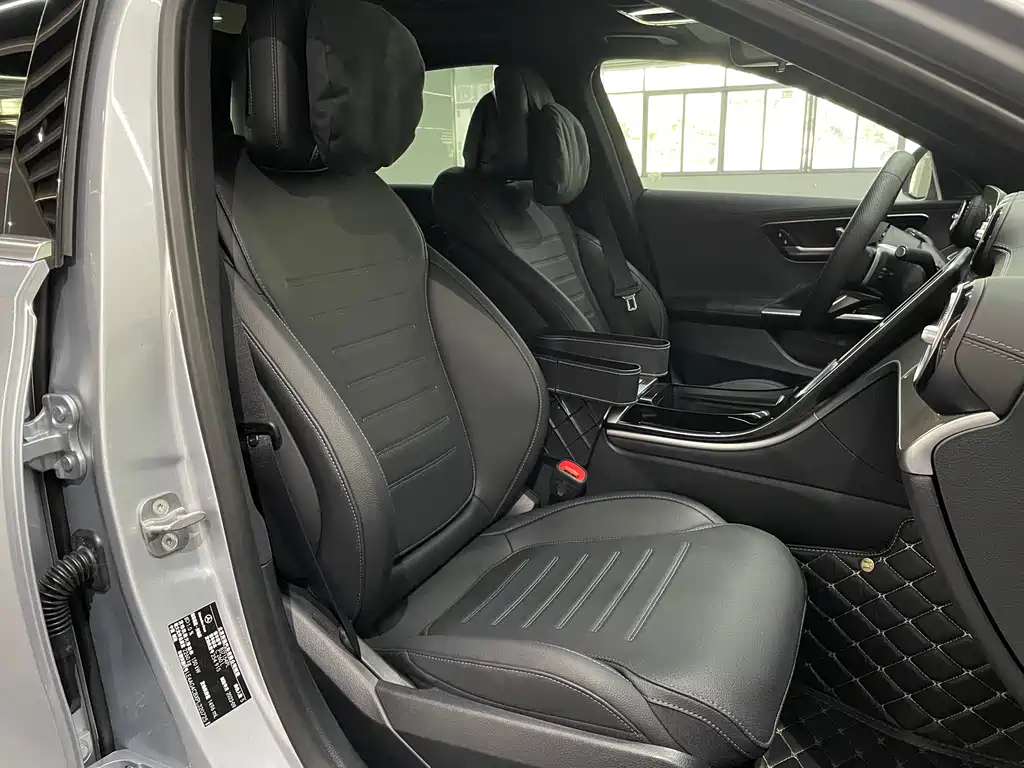 Mercedes-Benz C-Class 2023 — фото 13