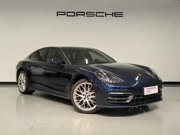 Porsche Panamera 2023