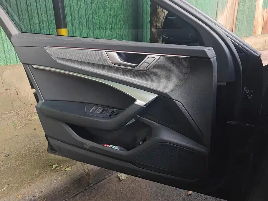 Audi A6L 2022