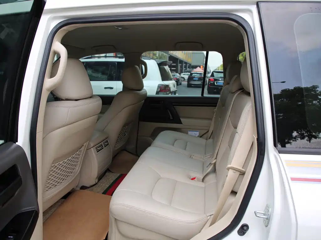 Toyota Land Cruiser 2019 — фото 16