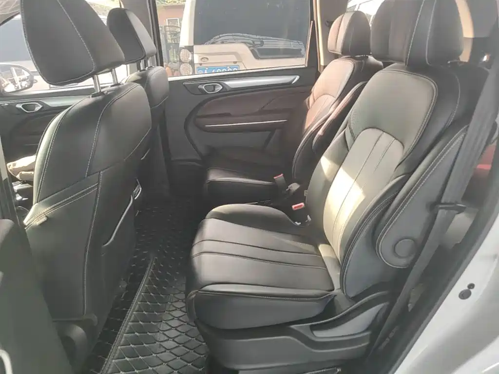 GAC Motor Trumpchi M6 2025 — фото 17