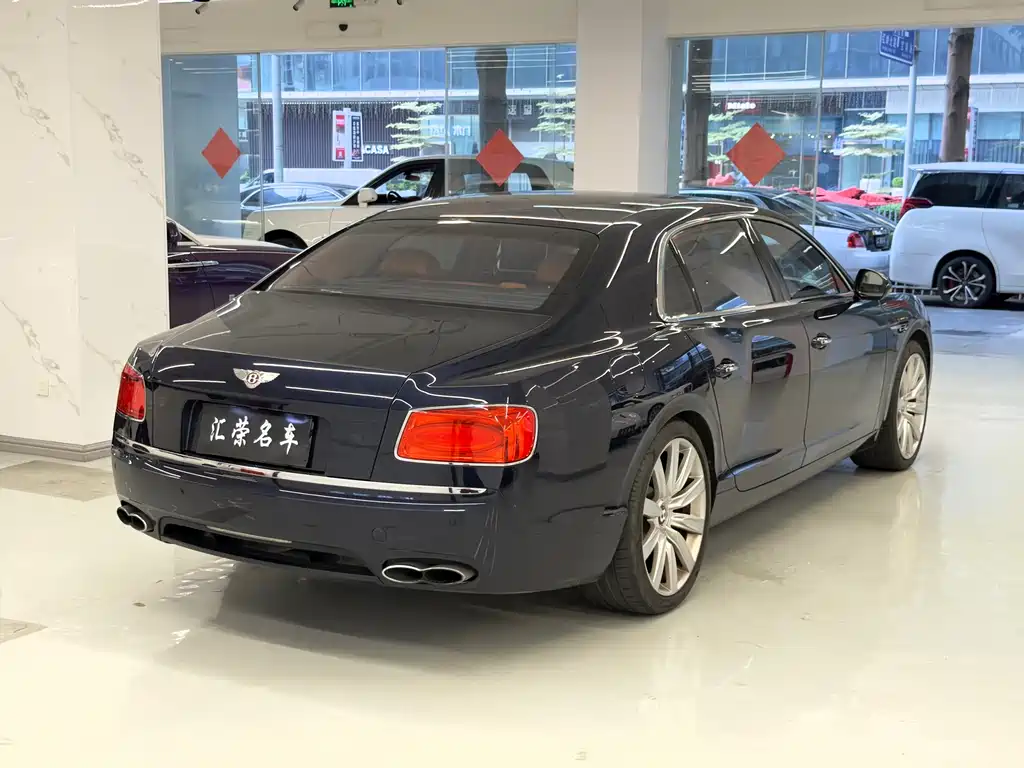 Bentley Flying Spur 2018 — фото 11