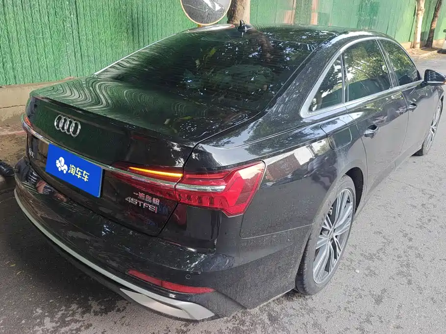 Audi A6L 2022
