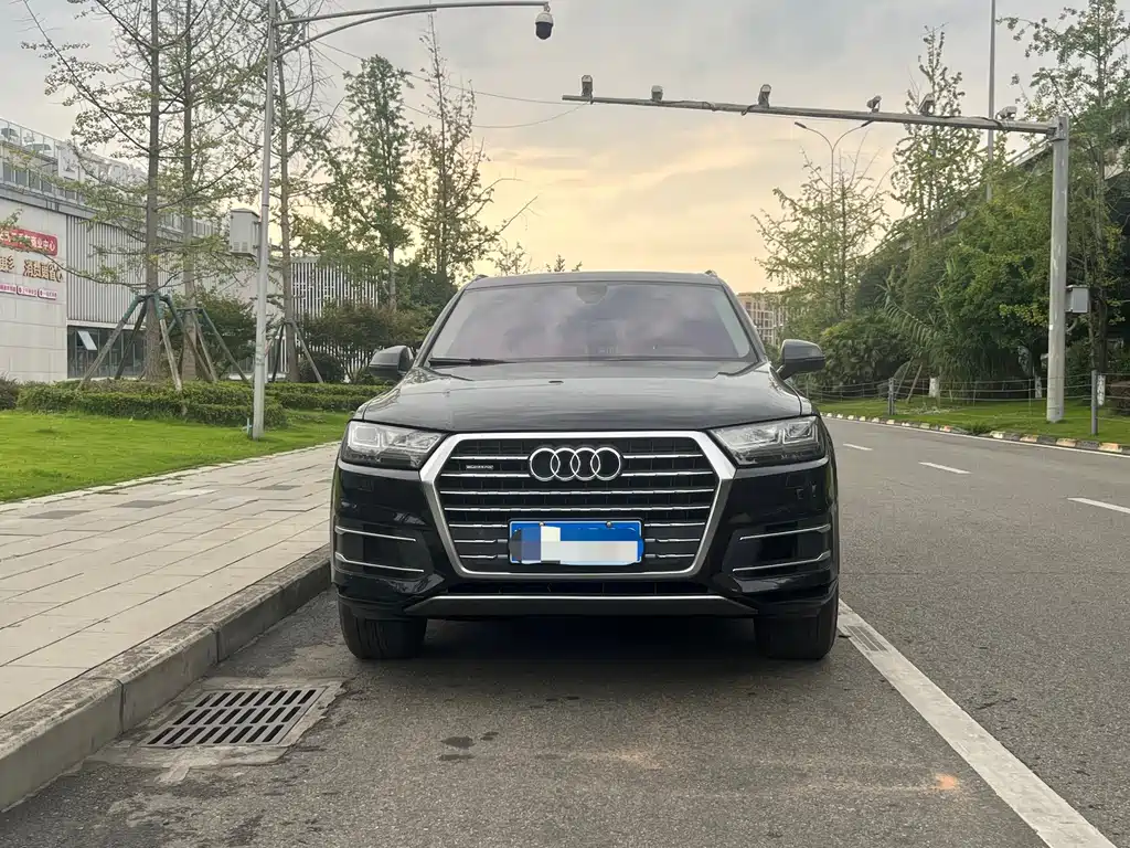 Audi Q7 2018 — фото 2