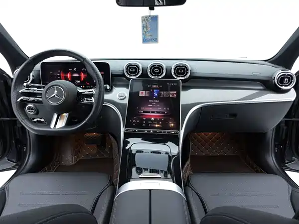 Mercedes-Benz C-Class 2024