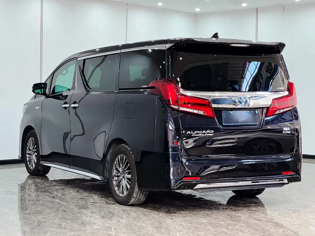 Toyota Vellfire 2022 — фото 6