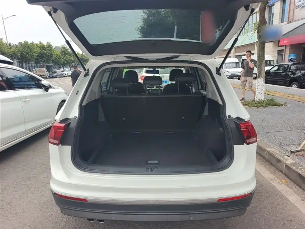 Volkswagen Tiguan L 2018 — фото 19