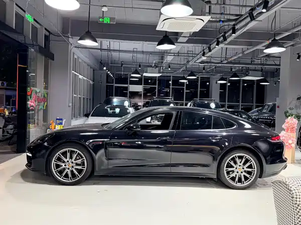 Porsche Panamera 2022