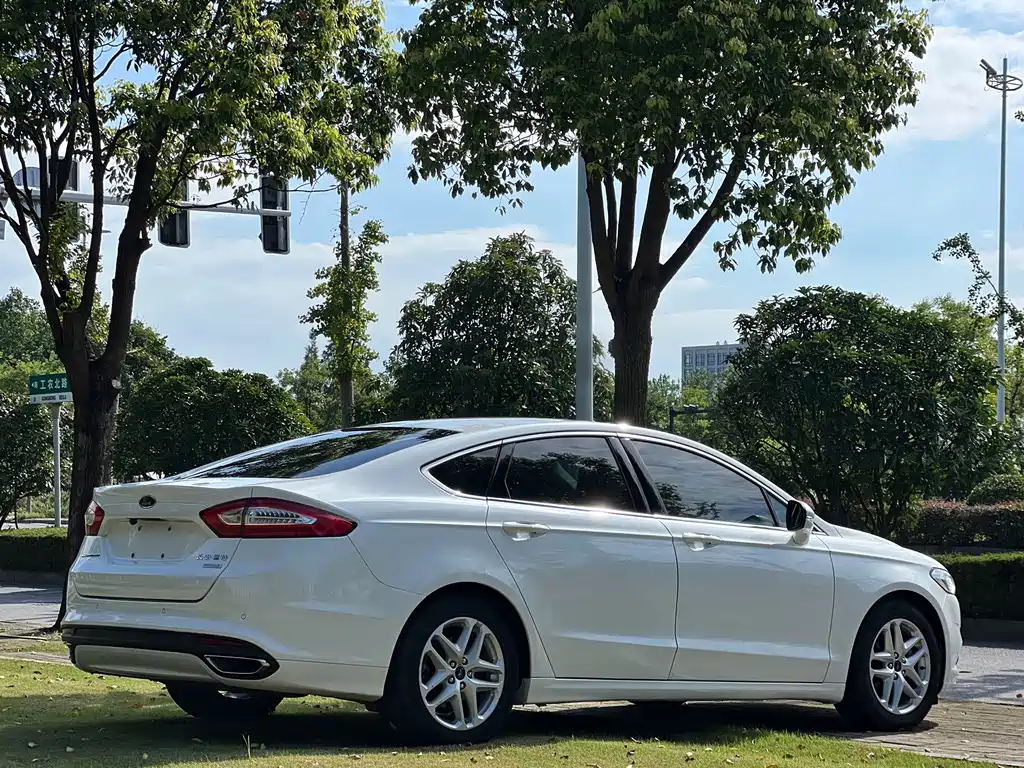 Ford Mondeo 2016 — фото 7